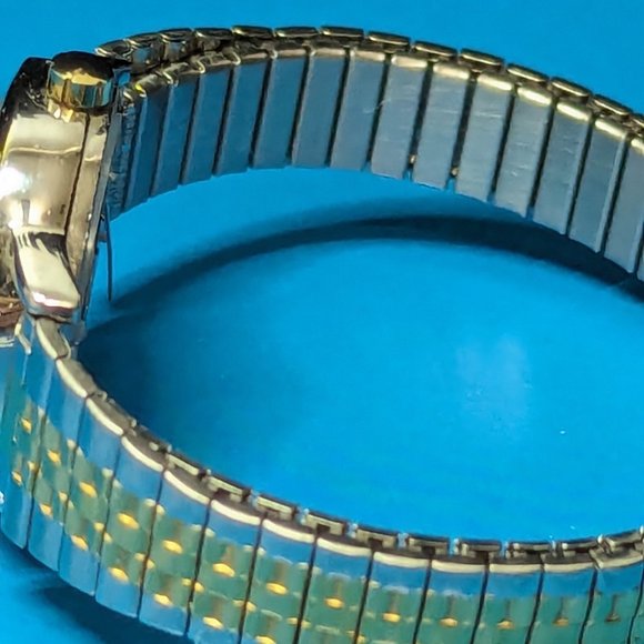 Timex Indiglo Vintage Date and Time Wristwatch Stretchable Band Medium wrist Int - Picture 5 of 8